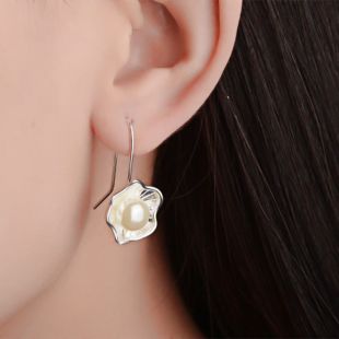  Pearls Flower Stud Earrings
