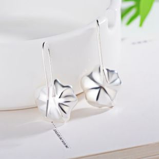  Pearls Flower Stud Earrings