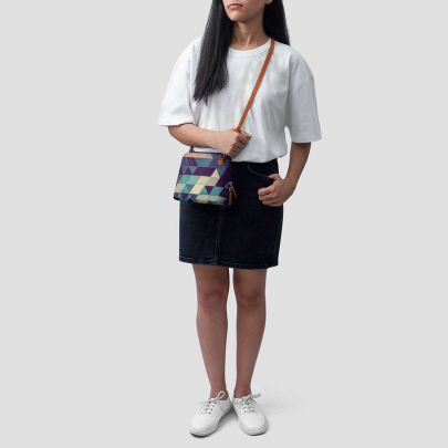 Cryyp - Trapeze Crossbody Bag