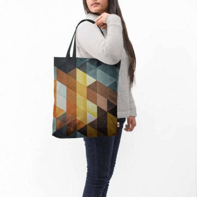 Gyld Pyrymyd Hrxtl Basic Tote Bag