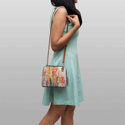 Petit Jardin 1 - Trapeze Crossbody Bag