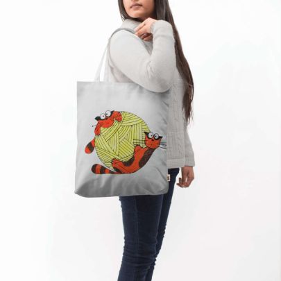 Playing Cats Basic Tote Bag