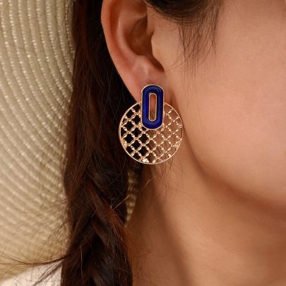 Geometric Hollow Round Earring
