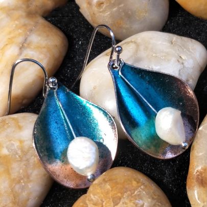 Unique Shell Pearl Pendant Earring
