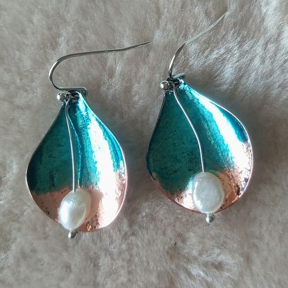 Unique Shell Pearl Pendant Earring